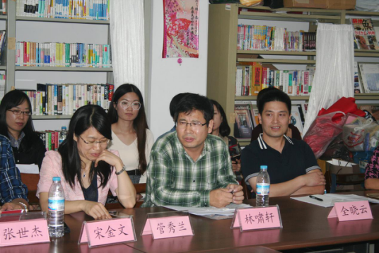 (山东农业大学外国语学院副院长林啸轩教授发言)